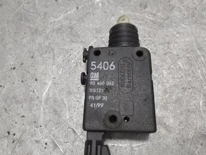 Foto de MOTOR CIERRE CENTRALIZADO PORTON OPEL ZAFIRA A 1.8 16V CAT (116 CV / 85 KW) referencia 90460062 foto 2