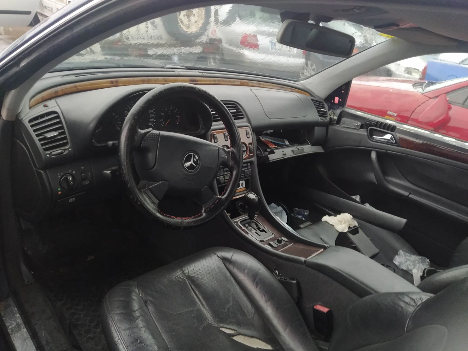 Foto de ASIDERO TECHO DELANTERO DERECHO MERCEDES-BENZ CLK (BM 208) COUPE 3.2 V6 18V CAT (218 CV / 160 KW) referencia A2088100151 FKZ