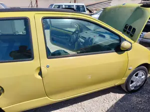 Foto de PUERTA DELANTERA DERECHA RENAULT TWINGO I (C06) 1.2  (75 CV / 55 KW) referencia 7751472898