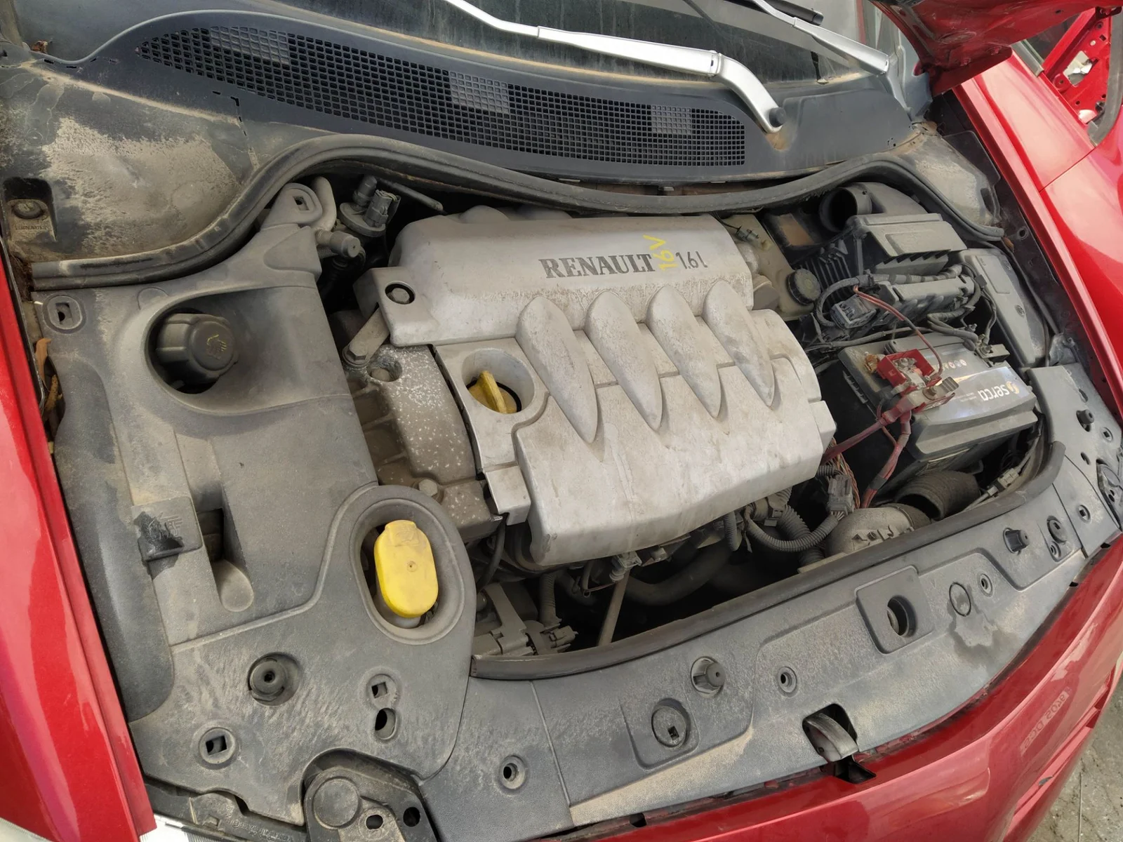 Foto de CAJA RELES / FUSIBLES RENAULT MEGANE II COUPE/CABRIO 1.6 16V (113 CV / 83 KW) referencia 8200306033