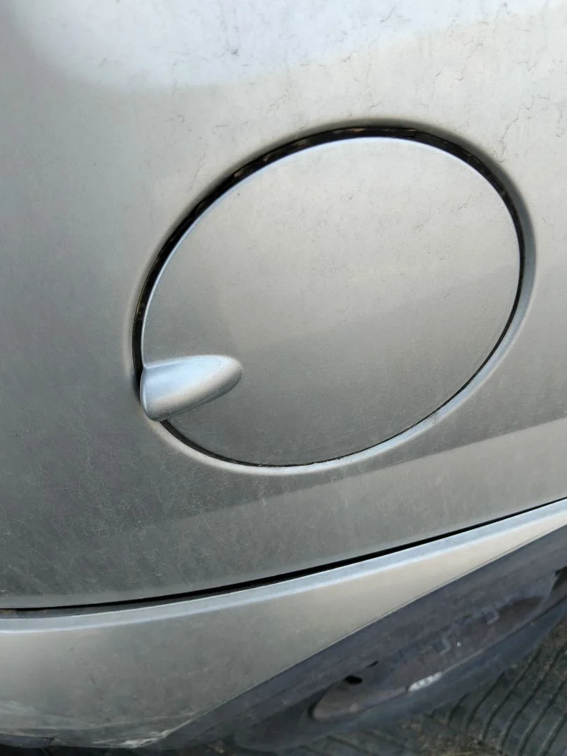 Foto de TAPA EXTERIOR COMBUSTIBLE OPEL CORSA C 1.2 16V CAT (Z 12 XE / LW4) (75 CV / 55 KW)