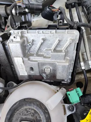 Foto de CENTRALITA MOTOR UCE AUDI Q5 FYG Híbrido 220 kW (2.0 Ltr. - 195 kW TFSI) (299 CV / 220 KW) referencia 04L906021CG