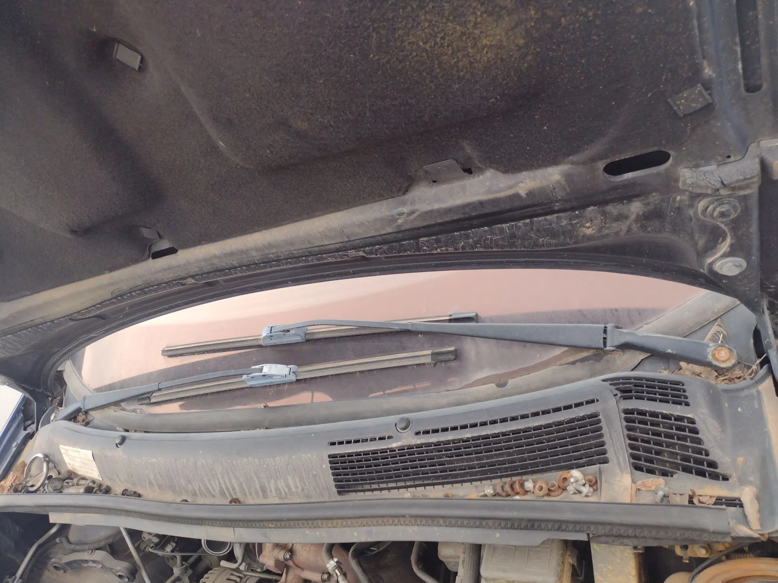 Foto de BRAZO LIMPIA DELANTERO IZQUIERDO OPEL ZAFIRA A 2.0 DTI (101 CV / 74 KW) referencia 90582557