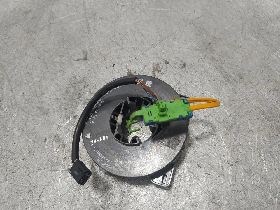 Foto de ANILLO AIRBAG OPEL MERIVA 1.7 16V DTI CAT (Y 17 DT / LR6) (75 CV / 55 KW) referencia 24459850
