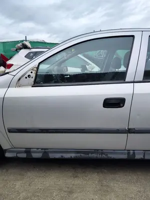 Foto de PUERTA DELANTERA IZQUIERDA OPEL ASTRA G BERLINA 1.7 16V DTI CAT (Y 17 DT / LR6) (75 CV / 55 KW) referencia 13116451