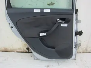 Foto de GUARNECIDO PUERTA TRASERA IZQUIERDA SEAT ALTEA XL (5P5) 1.9 TDI (105 CV / 77 KW)
