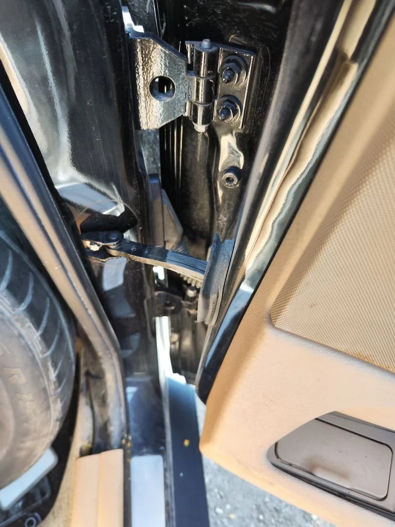 Foto de RETENEDOR PUERTA BMW SERIE X3 (E83) 2.0 16V Diesel CAT (150 CV / 110 KW) referencia 41513453230