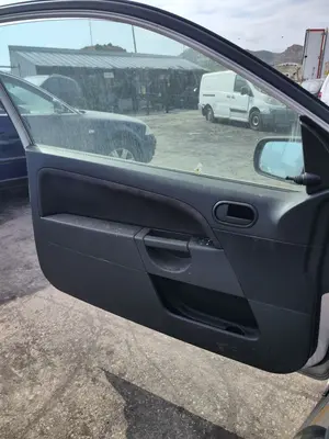Foto de GUARNECIDO PUERTA DELANTERA IZQUIERDA FORD FIESTA (CBK) 1.4 TDCi CAT (68 CV / 50 KW) referencia 1351370