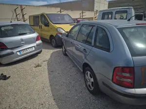 Foto de MANGUETA TRASERA IZQUIERDA SKODA FABIA COMBI (6Y5) 1.9 TDI (101 CV / 74 KW)