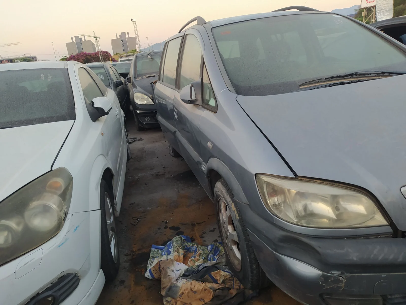 Foto de FARO ANTINIEBLA DERECHO OPEL ZAFIRA A 2.0 DTI (101 CV / 74 KW) referencia 9117327