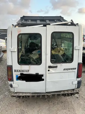Foto de PORTON TRASERO RENAULT RAPID /EXPRESS (F40) 1.9 Diesel (64 CV / 47 KW)