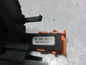 Foto de ANILLO AIRBAG VOLKSWAGEN GOLF IV BERLINA (1J1)(10.1997) 1.6 16V (105 CV / 77 KW) referencia 1J0959653E foto 3