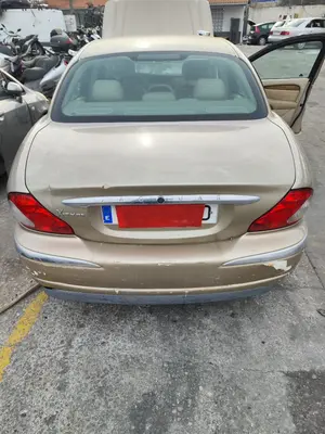 Foto de PORTON TRASERO JAGUAR X-TYPE 2.1 V6 24V CAT (156 CV / 115 KW) referencia C2S 38531