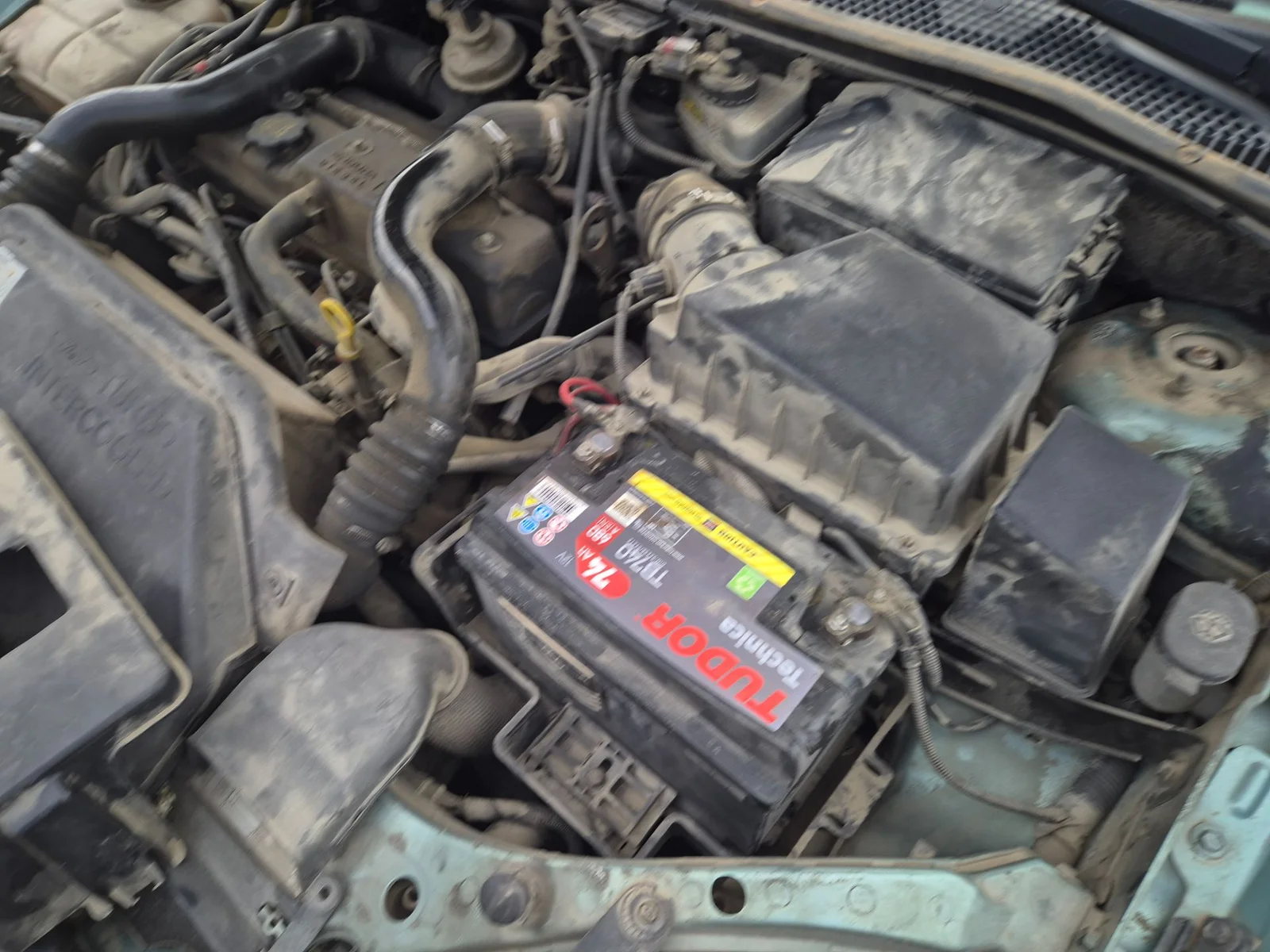 Foto de DEPOSITO LIMPIA FORD FOCUS FAMILIAR (CAK) 1.8 TDDI Turbodiesel CAT (90 CV / 66 KW)
