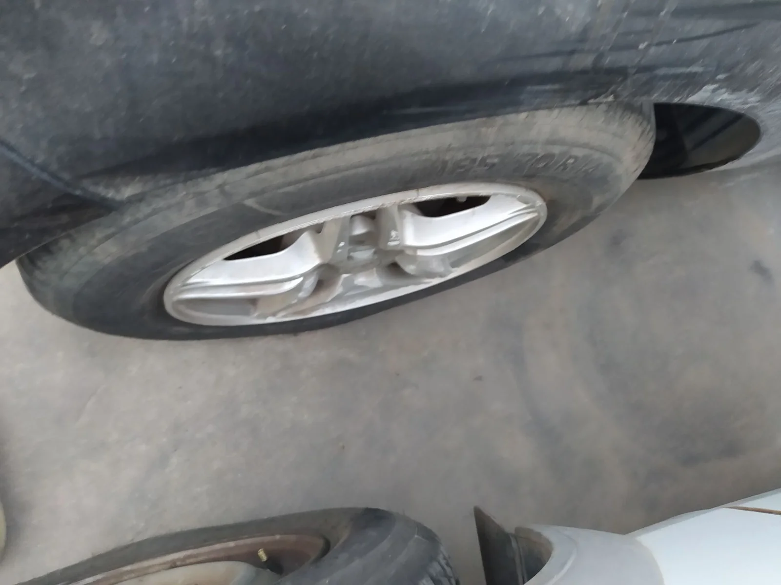 Foto de PASO RUEDA TRASERO DERECHO OPEL CORSA D 1.2 16V CAT (Z 12 XEP / LB4) (80 CV / 59 KW) referencia 13187363