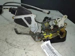 Foto de CERRADURA PUERTA TRASERA IZQUIERDA HYUNDAI ELANTRA (XD) 2.0 CRDi CAT (112 CV / 82 KW)