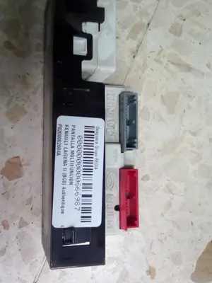 Foto de PANTALLA MULTIFUNCION RENAULT LAGUNA II (BG0) 1.9 dCi Diesel CAT (101 CV / 74 KW) referencia P8200002604A