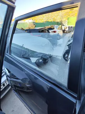 Foto de LUNA TRASERA DERECHA KIA CARENS (RS) 2.0 Turbodiesel CAT (113 CV / 83 KW) referencia 0K2FC72510