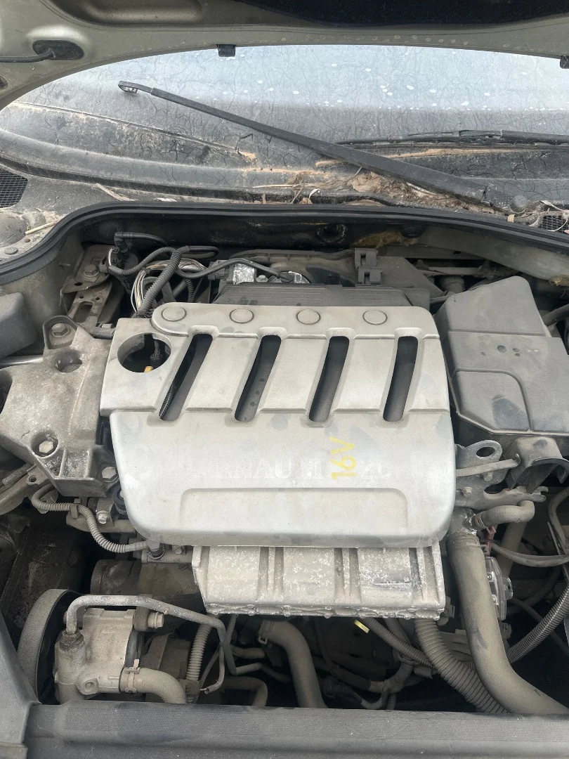 Foto de TAPA MOTOR RENAULT LAGUNA II (BG0) 2.0 (135 CV / 99 KW)