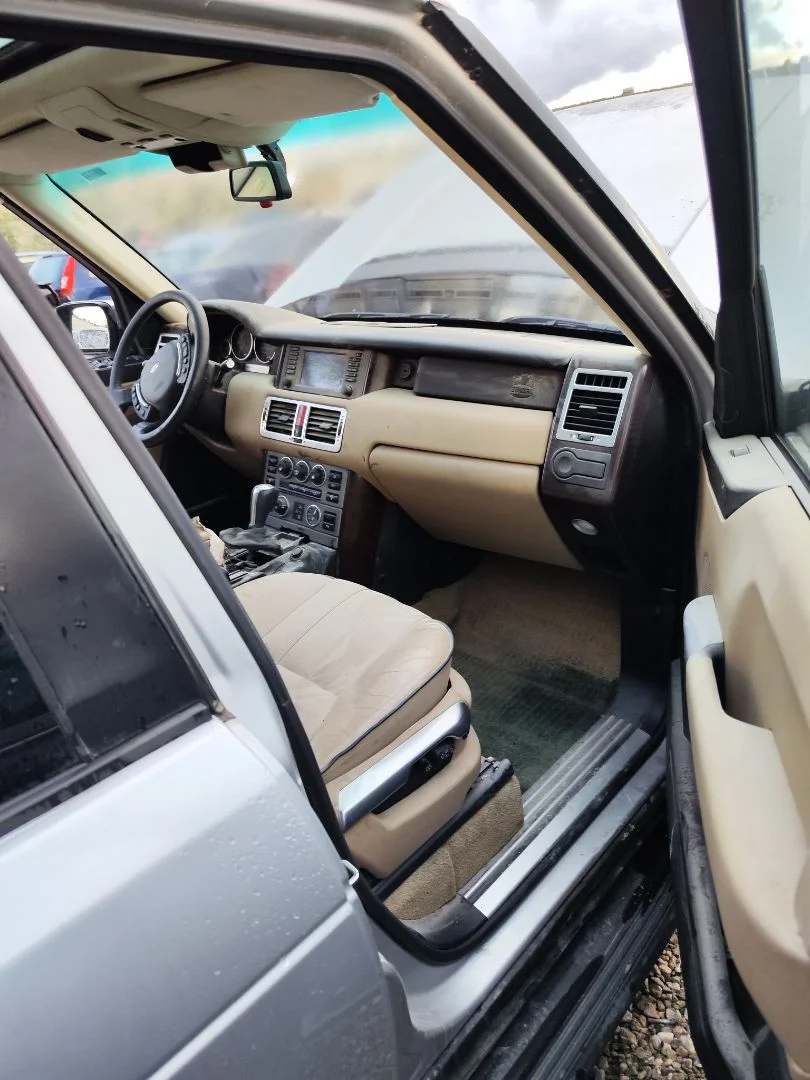 Foto de GOMAS CONTORNO PUERTA LAND ROVER RANGE ROVER (LM) 4.4 V8 CAT (306 CV / 225 KW)