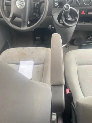 Foto de APOYABRAZOS CENTRAL VOLKSWAGEN T5 TRANSPORTER BUS (7H) 2.5 TDI (131 CV / 96 KW)