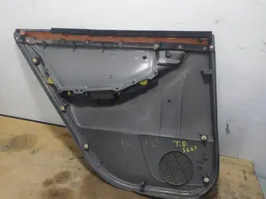 Foto de GUARNECIDO PUERTA TRASERA DERECHA TOYOTA COROLLA (E12) 1.6 16V (110 CV / 81 KW) referencia 677751304