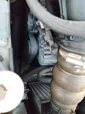 Foto de ALTERNADOR PEUGEOT 308 SW 1.6 HDi FAP CAT (9HZ / DV6TED4) (109 CV / 80 KW)