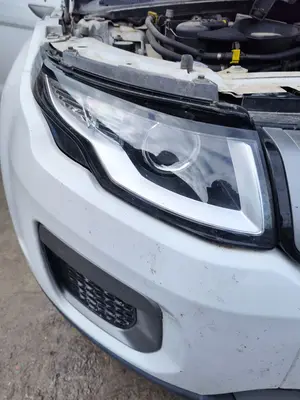 Foto de FARO DERECHO LAND ROVER RANGE ROVER EVOQUE 2.0 Td4 CAT (150 CV / 110 KW) referencia LR084568