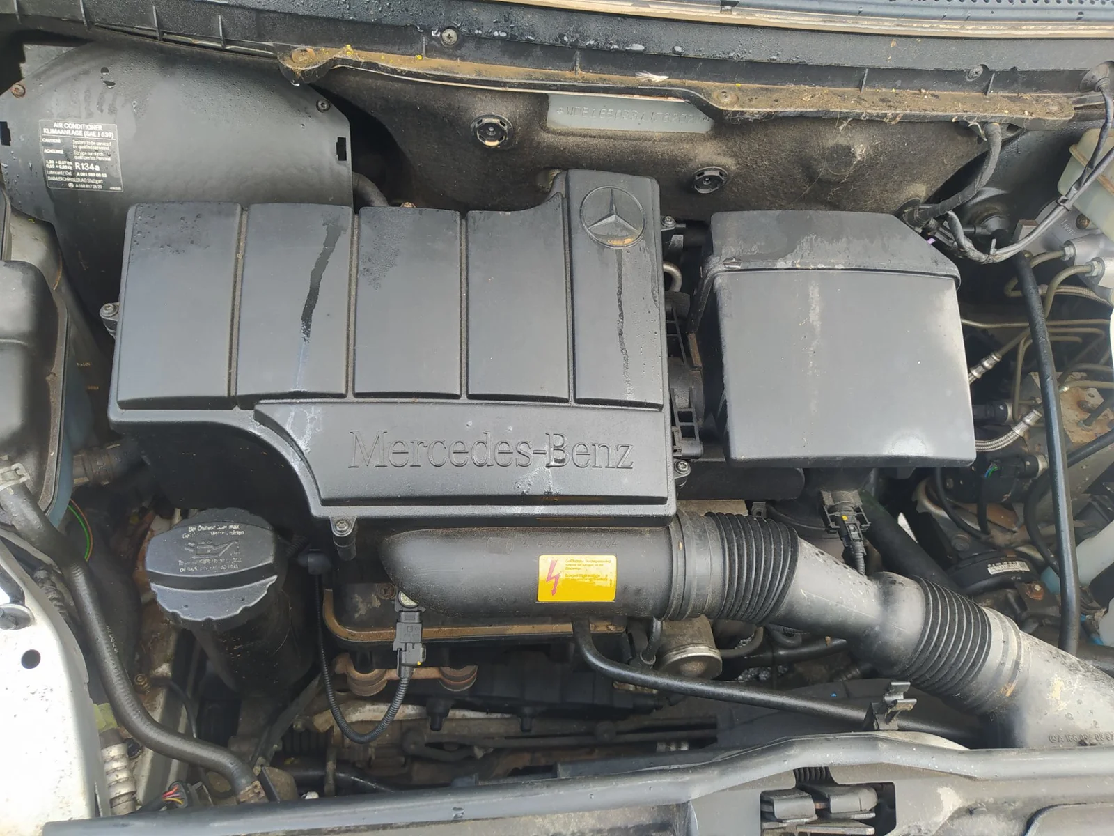 Foto de TAPA MOTOR MERCEDES-BENZ CLASE A (BM 168) 1.6 CAT (102 CV / 75 KW)