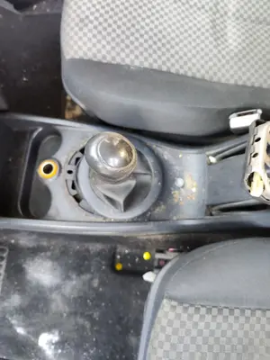 Foto de PALANCA CAMBIO RENAULT MEGANE II BERLINA 5P 1.5 dCi Diesel (101 CV / 74 KW)