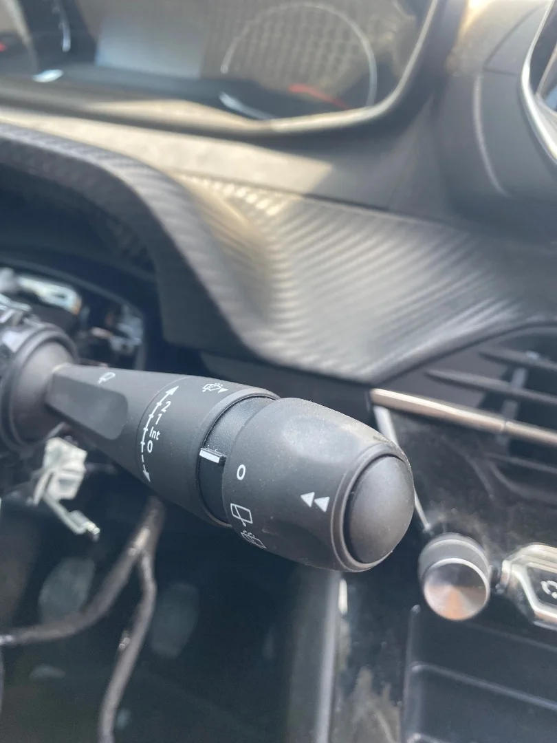 Foto de MANDO LIMPIA PEUGEOT 208 (P2) 1.2 PureTech (74 CV / 55 KW)