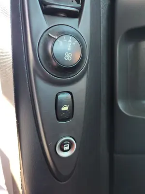 Foto de MANDO ELEVALUNAS TRASERO DERECHO CITROEN C8 2.0 HDi CAT (RHK / DW10UTED4) (120 CV / 88 KW)
