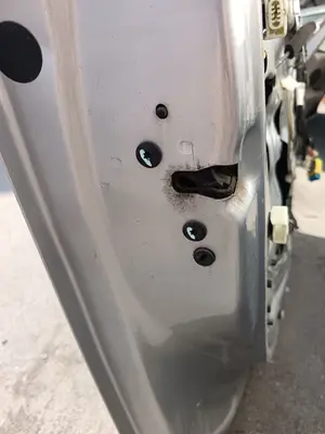 Foto de CERRADURA PUERTA DELANTERA DERECHA CITROEN C3 1.6 16V (120 CV / 88 KW)