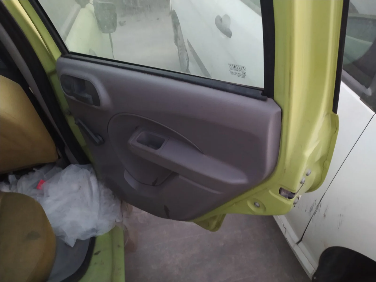 Foto de RETENEDOR PUERTA FIAT II PANDA (169) 1.2 CAT (60 CV / 44 KW)