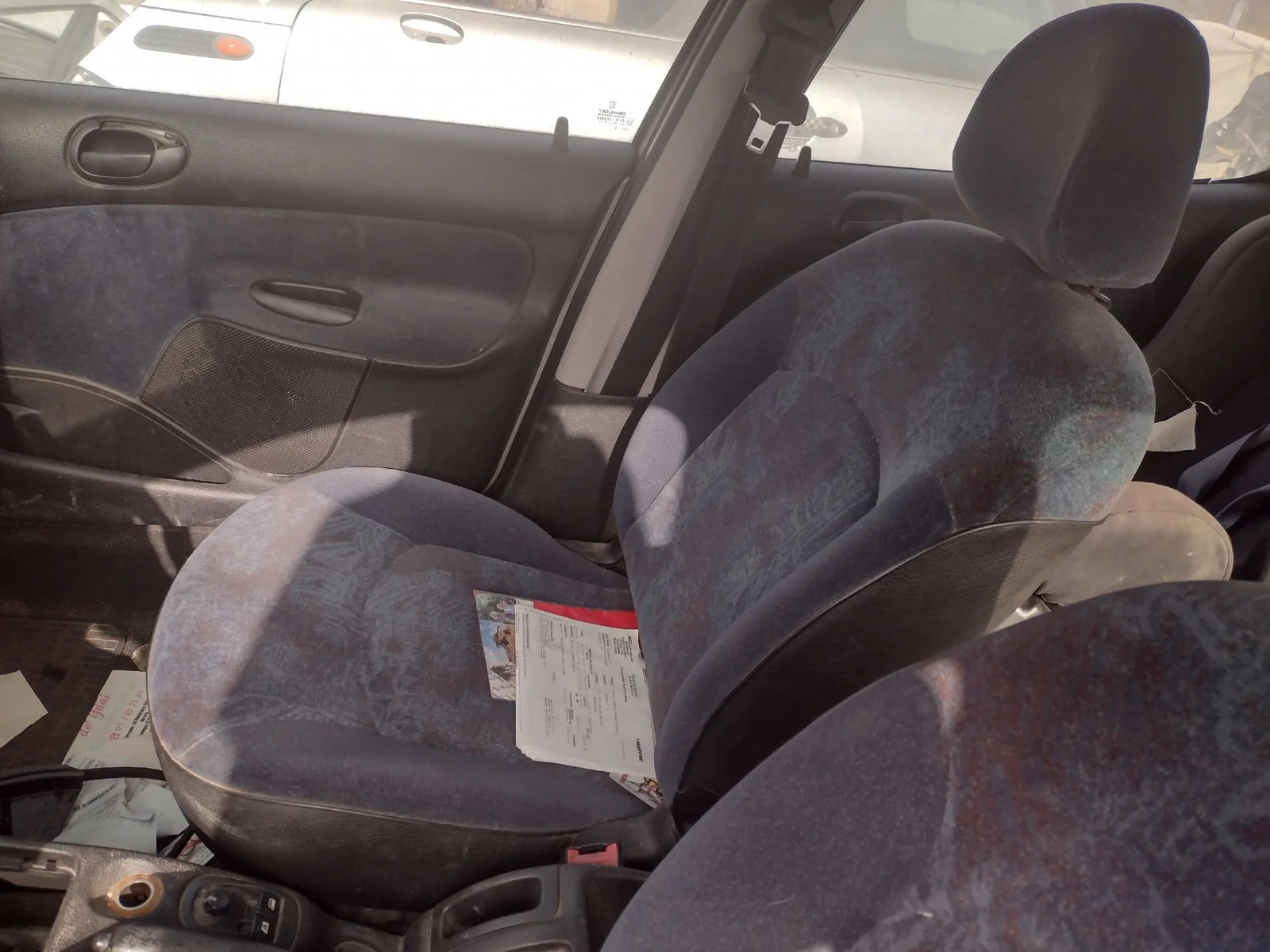 Foto de CINTURON SEGURIDAD DELANTERO DERECHO PEUGEOT 206 1.9 Diesel (69 CV / 51 KW) referencia 8973WG