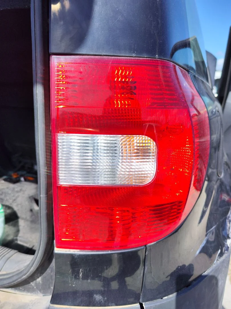 Foto de PILOTO TRASERO DERECHO SKODA YETI (5L)(2009) 2.0 TDI (110 CV / 81 KW) referencia 5L0945112