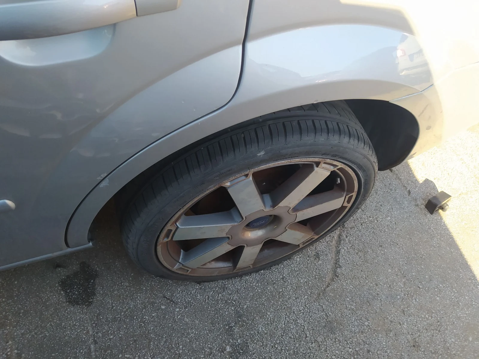 Foto de PASO RUEDA TRASERO IZQUIERDO FORD MONDEO BERLINA (GE) 2.0 TDCi CAT (131 CV / 96 KW) referencia 1133871