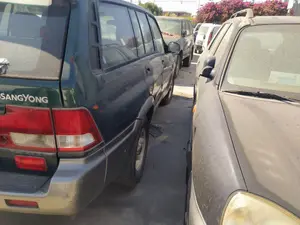 Foto de PUERTA TRASERA DERECHA SSANGYONG MUSSO 2.9 Turbodiesel CAT (120 CV / 88 KW)