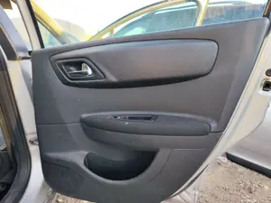 Foto de GUARNECIDO PUERTA TRASERA DERECHA CITROEN C4 BERLINA 1.6 16V HDi FAP (109 CV / 80 KW)