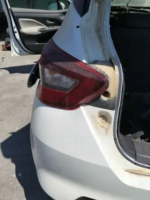 Foto de PILOTO TRASERO IZQUIERDO NISSAN MICRA (K14) 1.0 12V CAT (71 CV / 52 KW) referencia 265555FA0A