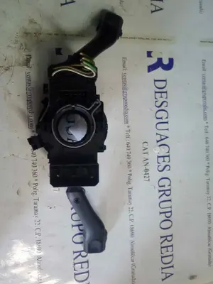 Foto de MANDO MULTIFUNCION VOLKSWAGEN GOLF IV BERLINA (1J1)(10.1997) 1.9 TDI (90 CV / 66 KW) referencia 8L0953513G foto 2