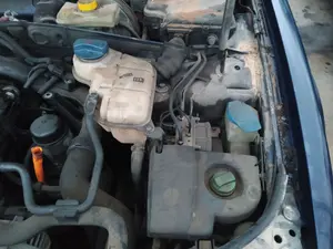 Foto de DEPOSITO EXPANSION VOLKSWAGEN PASSAT BERLINA (3B3) 1.9 TDI (131 CV / 96 KW) referencia 8D0121403L