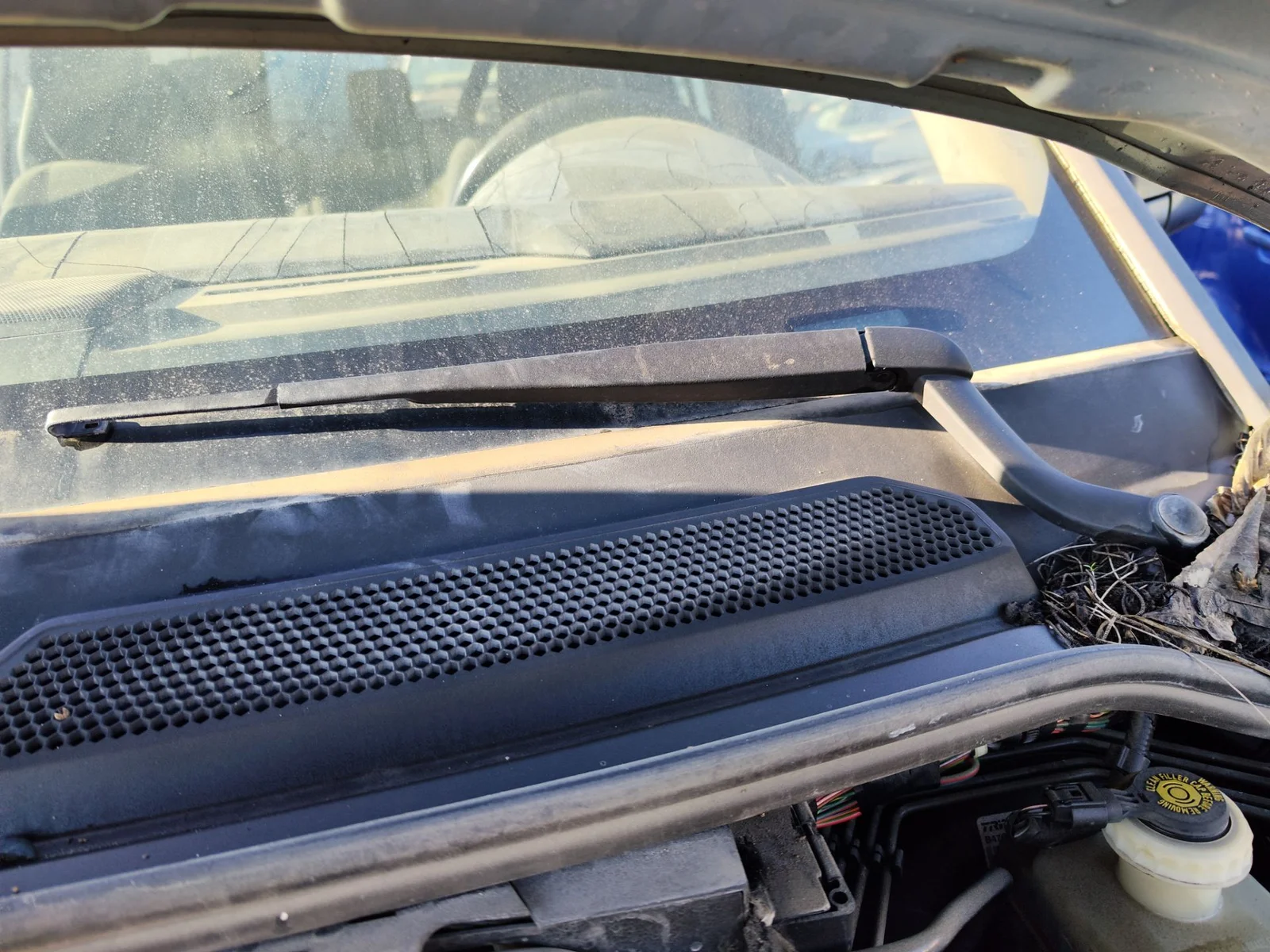 Foto de BRAZO LIMPIA DELANTERO IZQUIERDO LAND ROVER DISCOVERY 2.7 Td V6 CAT (190 CV / 140 KW) referencia LR038124