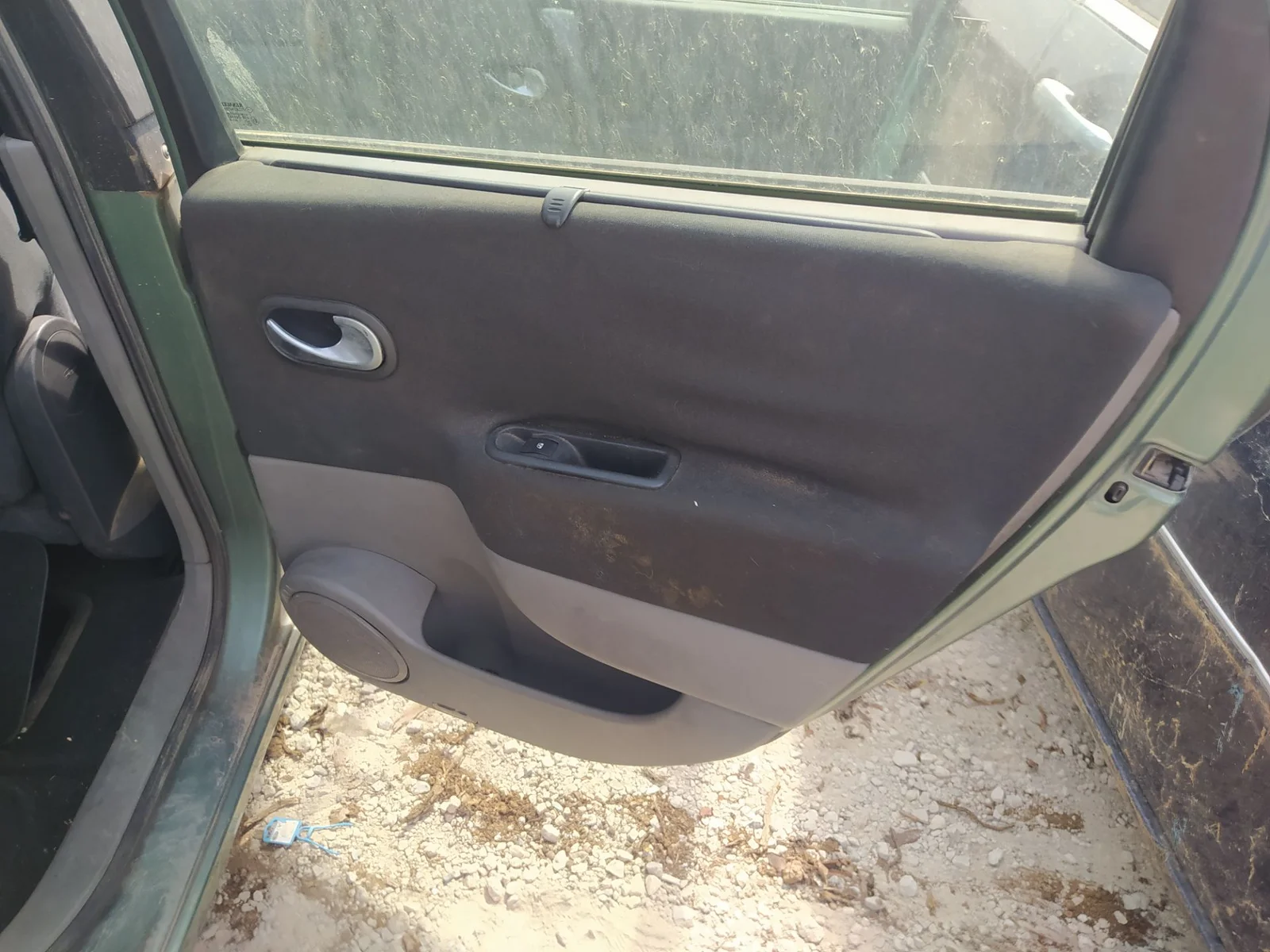 Foto de MANETA INTERIOR TRASERA DERECHA RENAULT SCENIC II (JM) 1.5 dCi Diesel (101 CV / 74 KW)