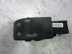 Foto de MANDO MULTIFUNCION RENAULT CLIO II FASE II (B/CB0) 1.2  (75 CV / 55 KW) referencia 8200058695
