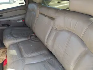Foto de ENGANCHE CINTURON TRASERO CENTRAL GENERAL MOTORS CHEVROLET TAHOE 5.3 V8 CAT (273 CV / 201 KW)