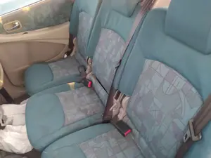 Foto de ENGANCHE CINTURON TRASERO CENTRAL NISSAN ALMERA TINO (V10M) 2.2 dCi Diesel CAT (112 CV / 82 KW)
