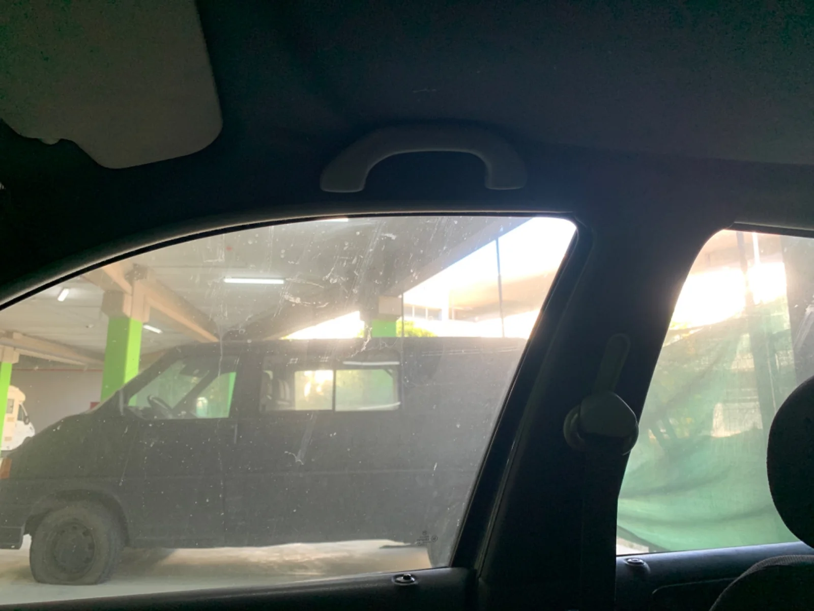 Foto de ASIDERO TECHO DELANTERO DERECHO VOLKSWAGEN GOLF IV BERLINA (1J1)(10.1997) 1.9 TDI (101 CV / 74 KW) referencia 6N0857607T FKZ