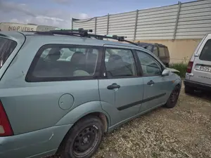 Foto de PUERTA DELANTERA DERECHA FORD FOCUS FAMILIAR (CAK) 1.8 TDDI Turbodiesel CAT (90 CV / 66 KW)