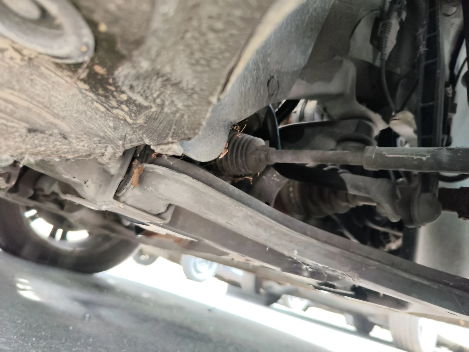Foto de EJE DELANTERO / CUNA MOTOR OPEL ASTRA H BERLINA 1.7 16V CDTI (110 CV / 81 KW)